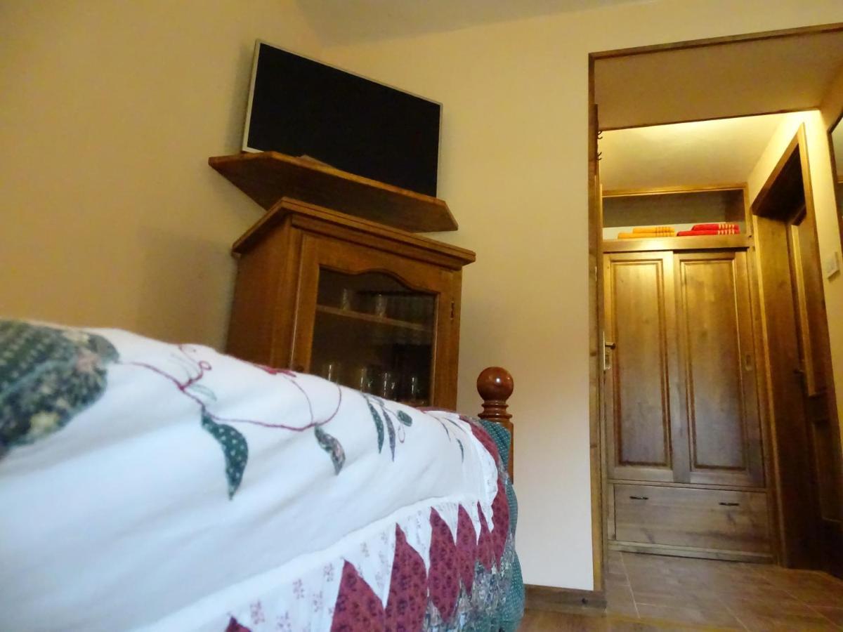 Apartmaji Pr-Gujlu Sela Nad Podmelcem 5220 Tolmin Podmelec ภายนอก รูปภาพ