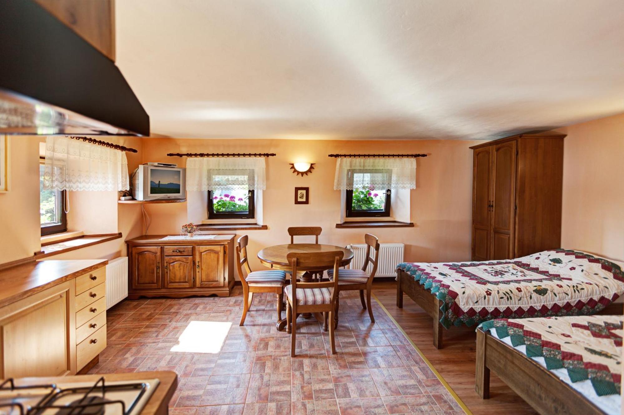 Apartmaji Pr-Gujlu Sela Nad Podmelcem 5220 Tolmin Podmelec ภายนอก รูปภาพ