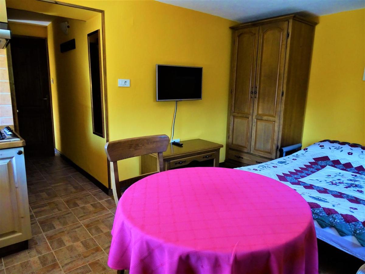 Apartmaji Pr-Gujlu Sela Nad Podmelcem 5220 Tolmin Podmelec ภายนอก รูปภาพ