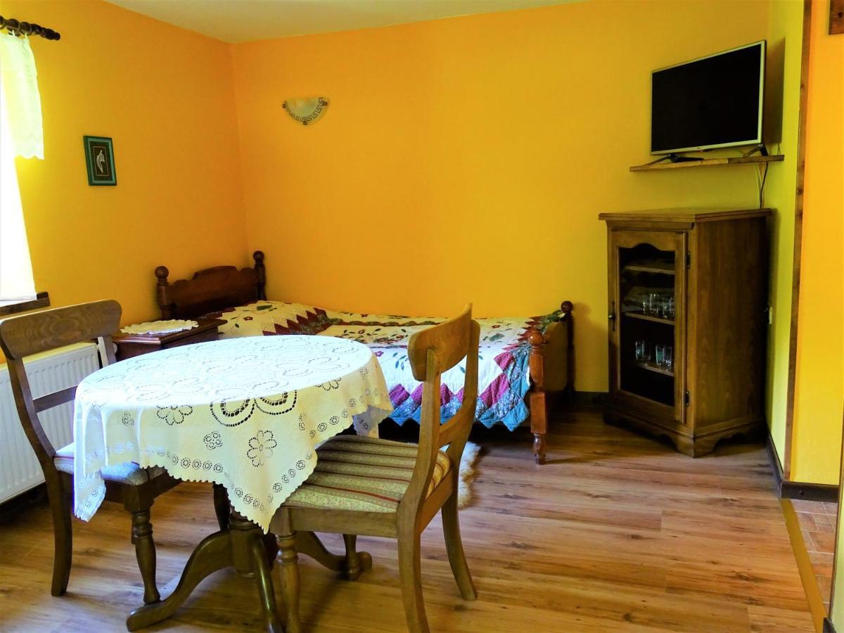 Apartmaji Pr-Gujlu Sela Nad Podmelcem 5220 Tolmin Podmelec ภายนอก รูปภาพ