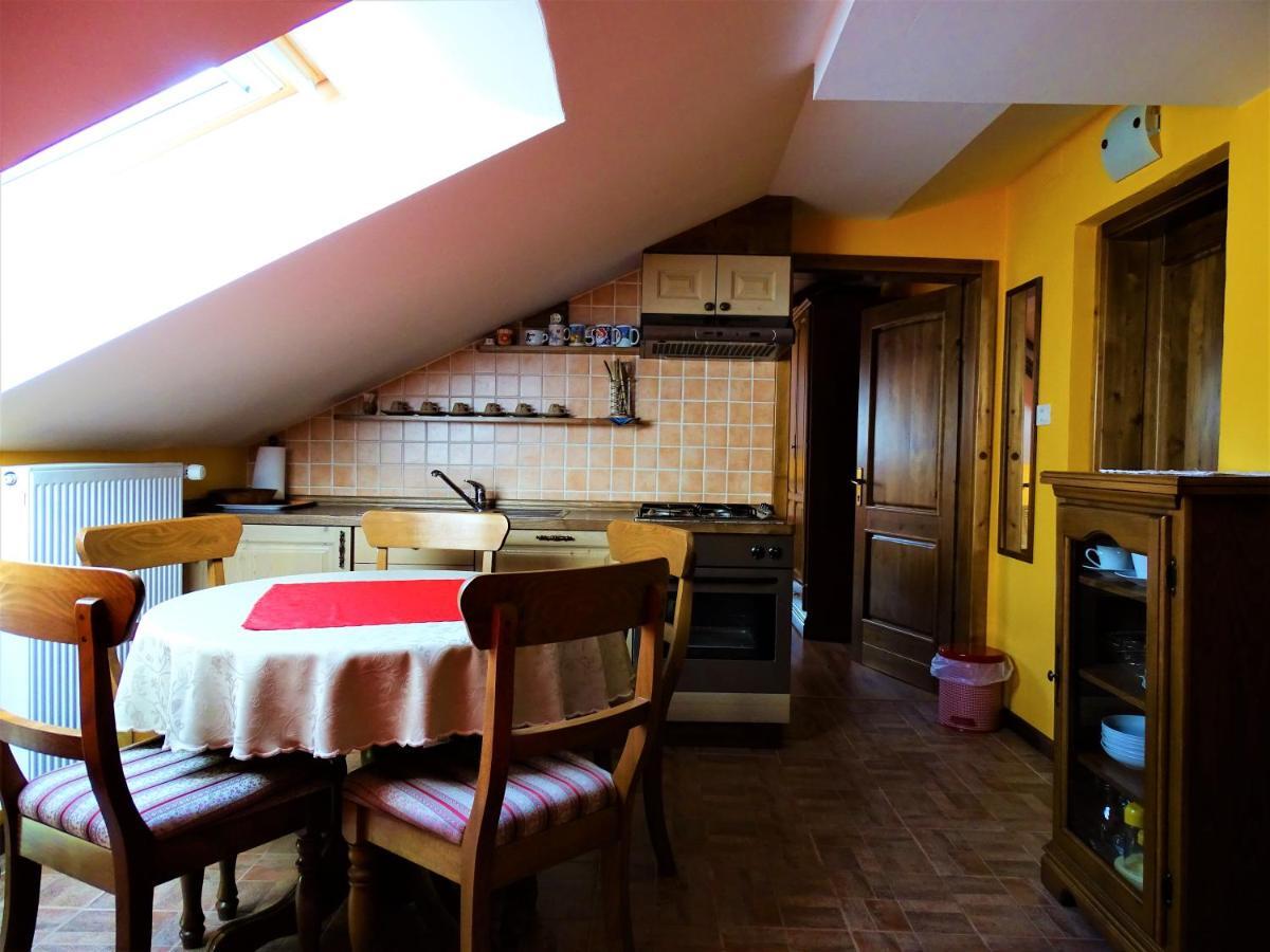 Apartmaji Pr-Gujlu Sela Nad Podmelcem 5220 Tolmin Podmelec ภายนอก รูปภาพ