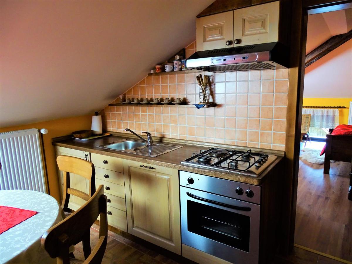 Apartmaji Pr-Gujlu Sela Nad Podmelcem 5220 Tolmin Podmelec ภายนอก รูปภาพ